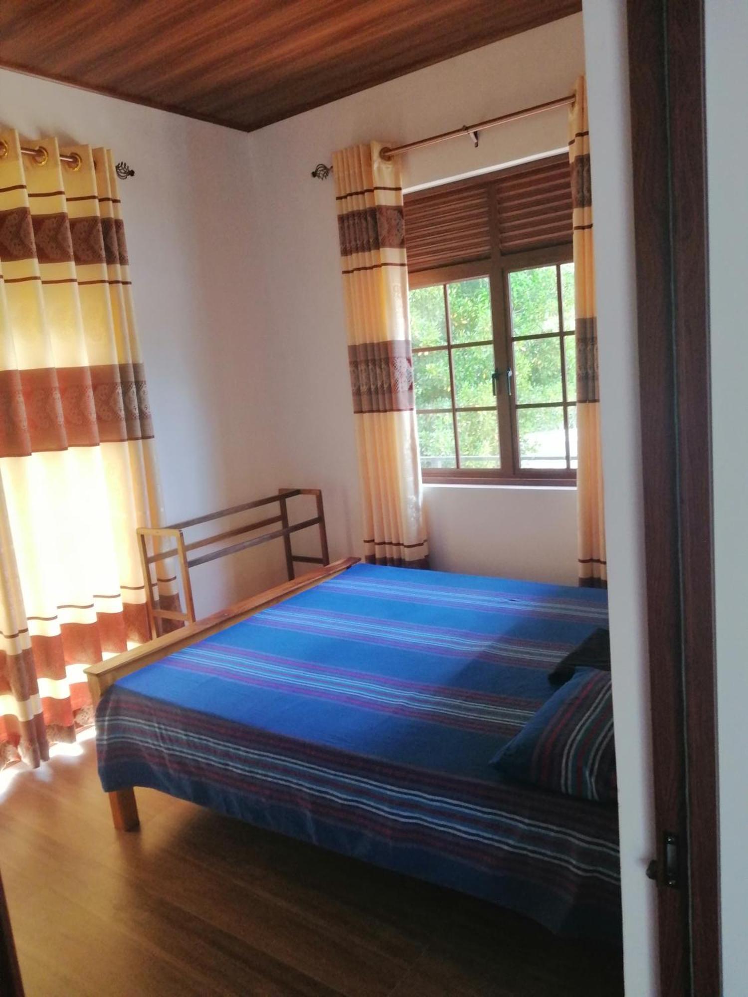 Ella Paradise Passara Luaran gambar